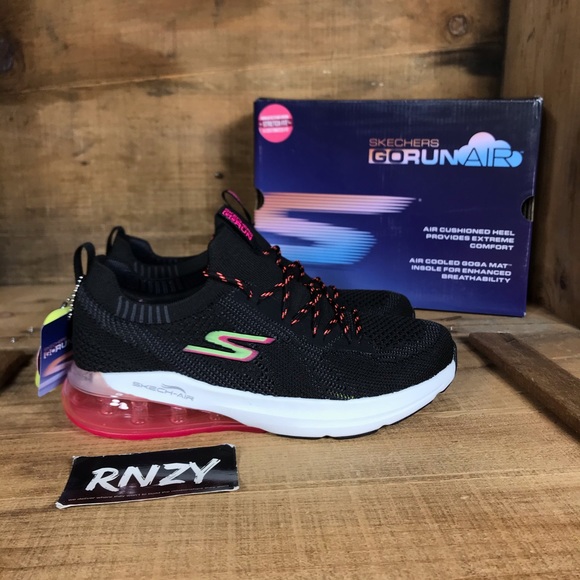 Skechers Shoes - NEW Skechers Go Run Air Flyknit